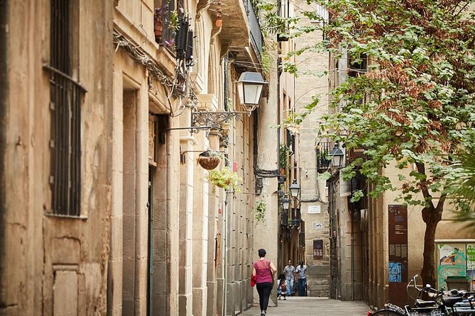 Jewish Quarter of Barcelona Private Tour with Hotel Pick-up - Jewish Quarter Barcelona: why this 90-minute route works