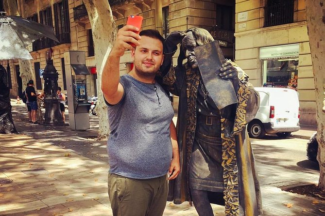 Kickstart Barcelona Private Tour. City Highlights for newcomers - Stop 1: Las Ramblas and the Real-Life Street Theater
