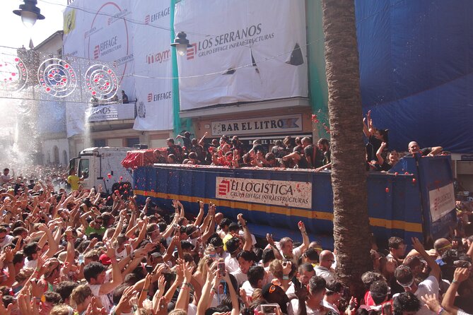 La Tomatina Day Trip from Barcelona with Ticket & Party Access - Valencia after the tomatoes: a 4-hour beach reset