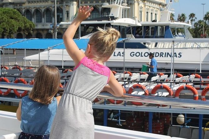 Las Golondrinas Barcelona 60-min Boat Tour - What you’ll actually see up close: ships, yachts, and real-port scale