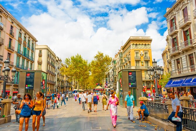 Love in the Gothic Quarter Barcelona: Self-Guided Romantic Walk - Palau de la Generalitat Stop: A Landmark With Real Weight