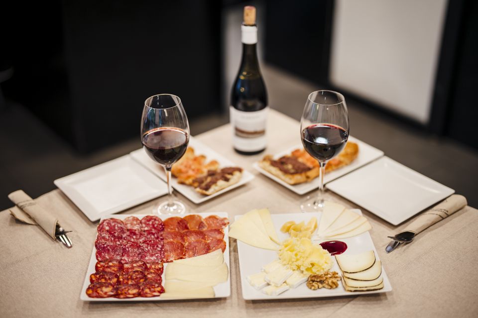 Menu Gourmet - Jamón, Cheese & Wine near Sagrada Familia - Who should book this menu (and who might skip)