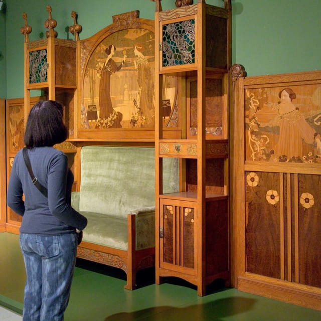 MNAC Masterpieces: For Art Lovers in Barcelona - Logistics that keep your tour smooth: meeting point, timing, and communication