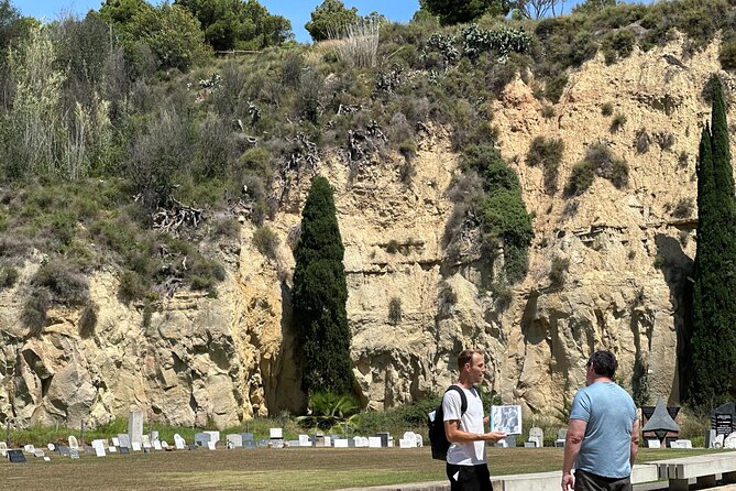 Montjuïc Cemetery Walking Tour – Hidden Art, History & Views - Fossar de la Pedrera: A Civil War Memorial Built Into the Route