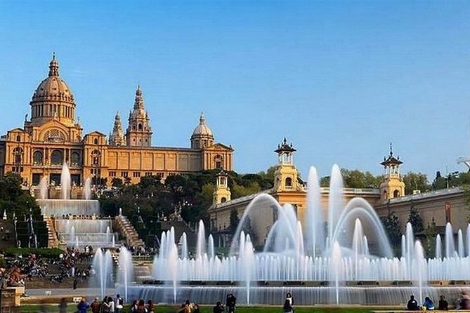 Montjuïc: Magic & Art Bike Tour Barcelona - Placa d’Espanya and the Magic Fountain: where photos usually steal the show