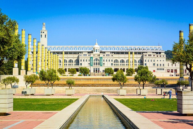 Montjuic Park Walking Tour with Audioguide on Your Smartphone - What the app does for you (and where you need to help it)