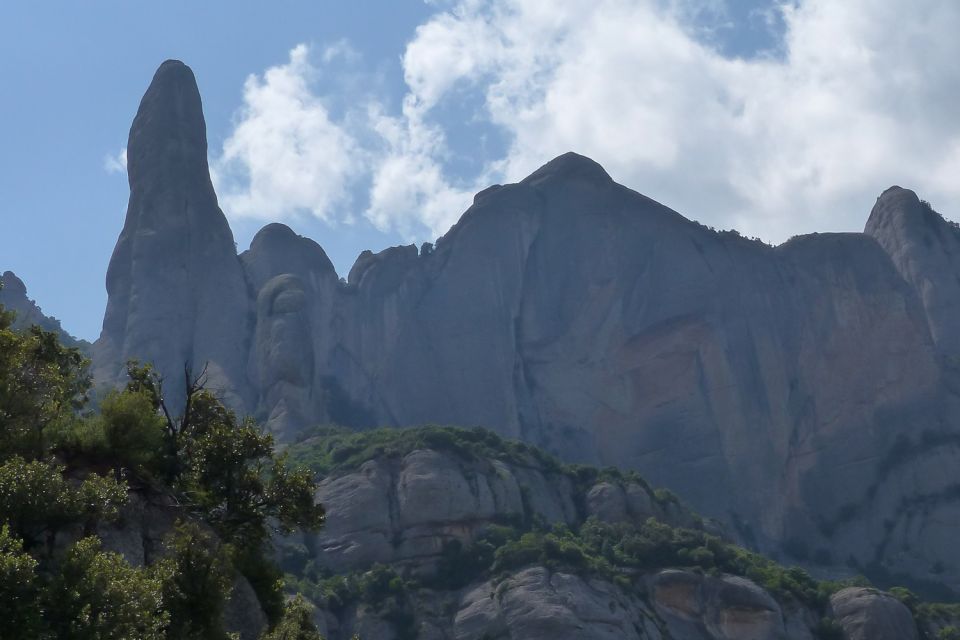 Montserrat: 6-Hour Tour with a Choice of 3 Levels of Hiking - The monastery visit: what you do with about 20 minutes