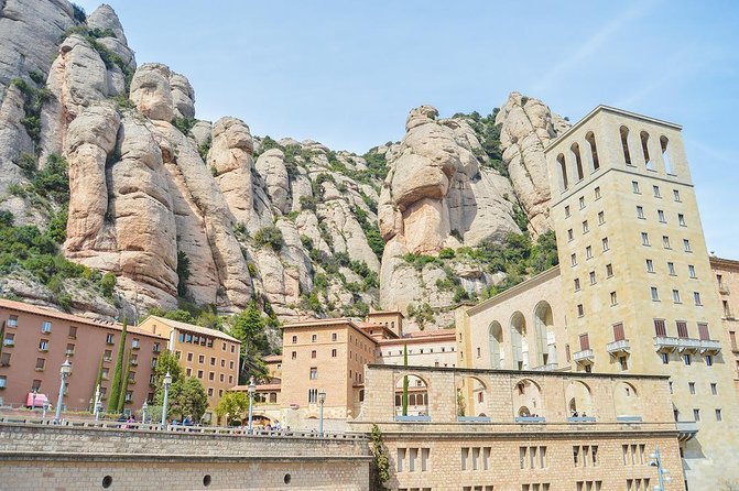 Montserrat 7-hour Private Tour from Barcelona with Lunch - A 7-hour Montserrat day from Barcelona that feels local