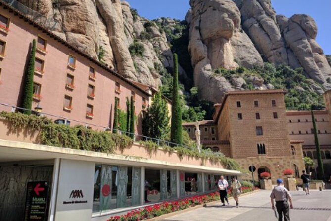 Montserrat and winery private daytrip from Barcelona - The Montserrat-to-winery shift: why the lunch block is a smart reset