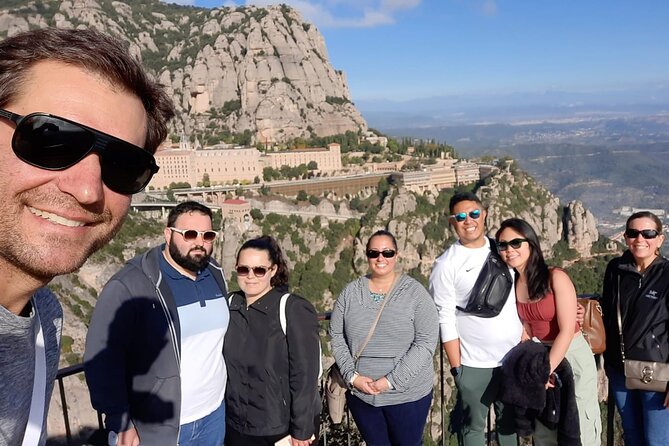 Montserrat Cardona and Salt Mountain Private Tour - Funicular de Sant Joan vs Aeri de Montserrat: Pick Your Comfort and Your Views