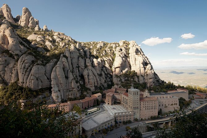 Montserrat Complete Guided Tour & The Boys Choir's Performance - Escolania boys choir: how to make the most of a short set