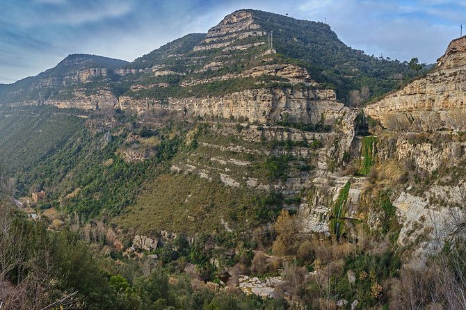 Montserrat Guided Tour with Cogwheel or Cable Car & Black Madonna - Stop 0 and the coach ride: settling into the day