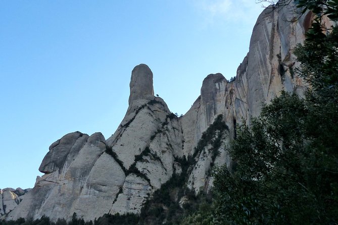 Montserrat Hiking Experience from Barcelona - Abadia de Montserrat: Basilica Time, the Black Madonna, and the Rock-Walled Feel