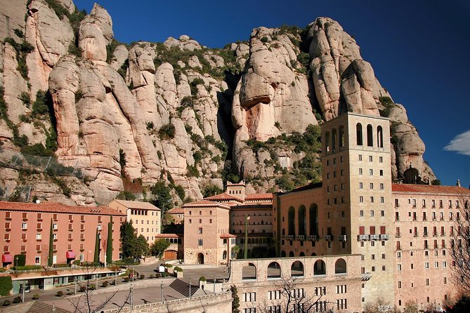Montserrat Monastery with Easy Hike & Sitges Tour from Barcelona - Timing Watch: Lunch Pace in Sitges Can Affect Your Whole Afternoon