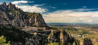 Montserrat Nature Walk, Monastery and Museum from Barcelona - Boxwood bushes, chapel Saint Anna, and what to watch for on the trail