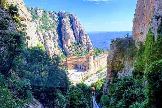 Montserrat Private Tour by Train from Barcelona - Montserrat Museum: art history without feeling like a lecture