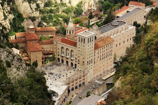 Montserrat Private Tour w/ Official Guide + Hotel or Port pick up - Free Time for the Montserrat Museum and Choosing Your Priorities