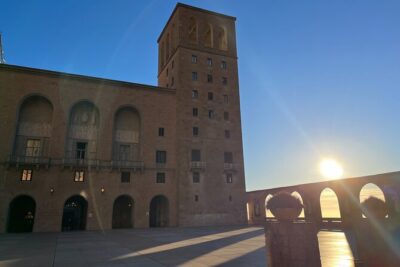 Montserrat very early : Hiking, Abbey, very small group - The van ride: convenient, comfortable, and a bit twisty