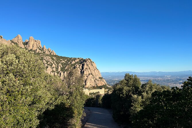 Montserrat very early : Hiking, Abbey, very small group - How the timing works: out early, back by 1:30 p.m.