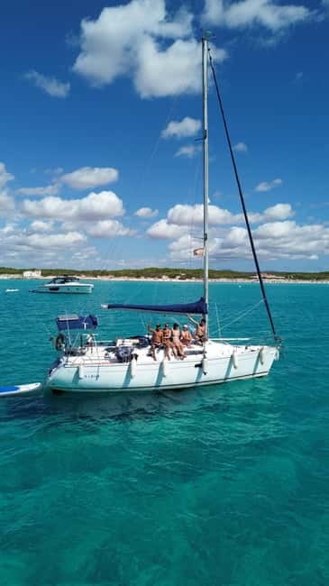 New Sailing / Boat Tour with Free Drinks and Tapas - Port Olimpic Start: boarding a Sun Odyssey 34