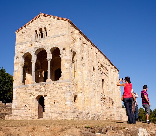 North of Spain & Portugal: 8-day Guided Tour from Barcelona - Medieval and Pilgrimage Spain: Santillana del Mar, Covadonga, and Oviedo