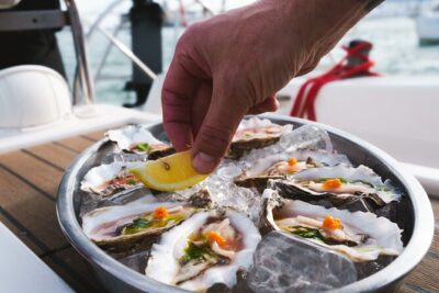 Oyster Odyssey Barcelona's Premier Sailing and Seafood Adventure - Oysters and Wine: What the Food Moment Really Feels Like