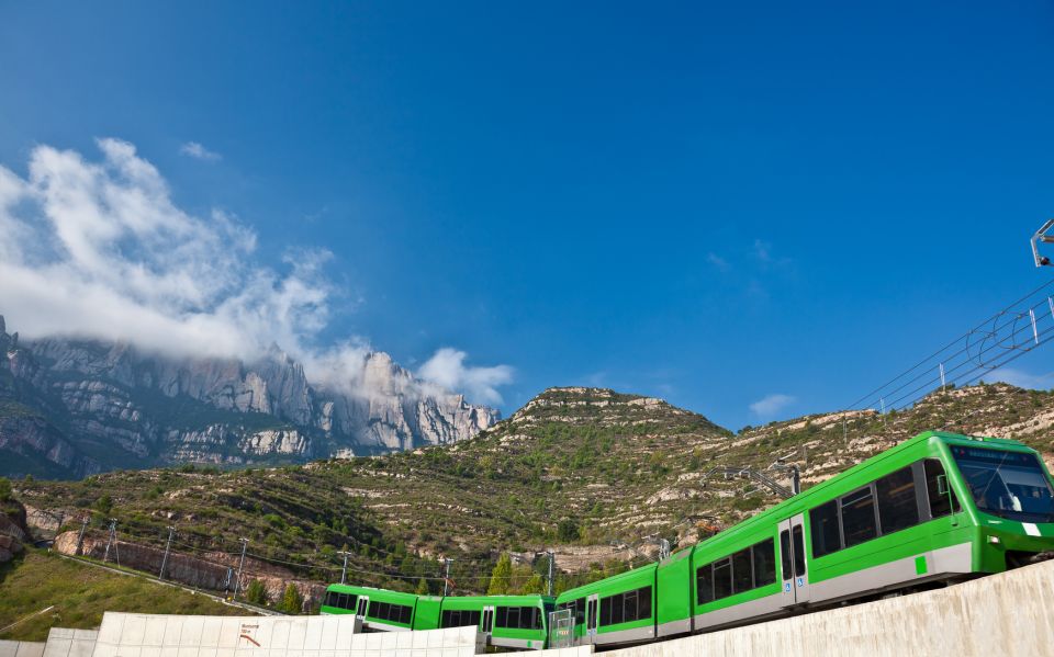 Panoramic Barcelona and Montserrat Excursion - Panoramic Bus Tour Highlights: Gaudí Sights and Olympic-Era Clues