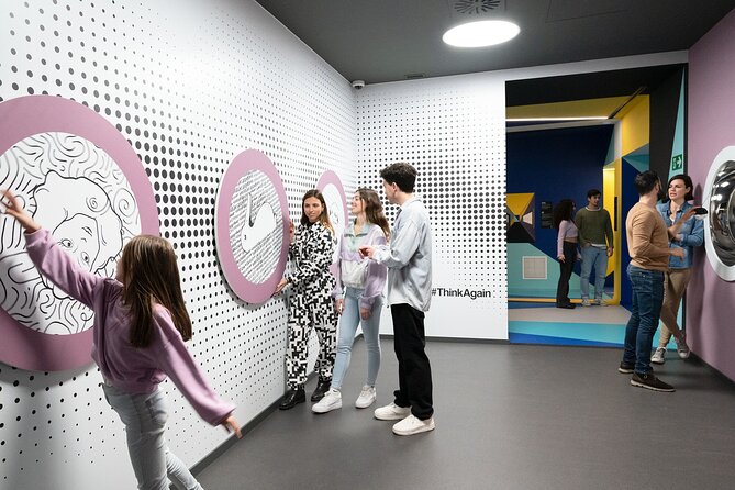 Paradox Museum Barcelona - Staff help, pushchairs, and getting around once inside