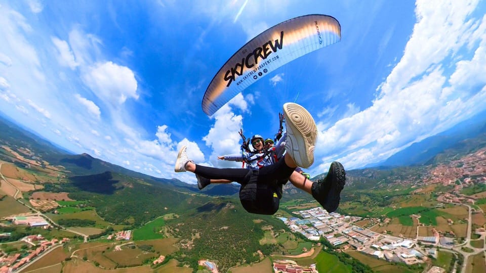 Paragliding: Experience the magic of flying near Barcelona. Report included - Why paragliding from Òdena feels close enough to Barcelona