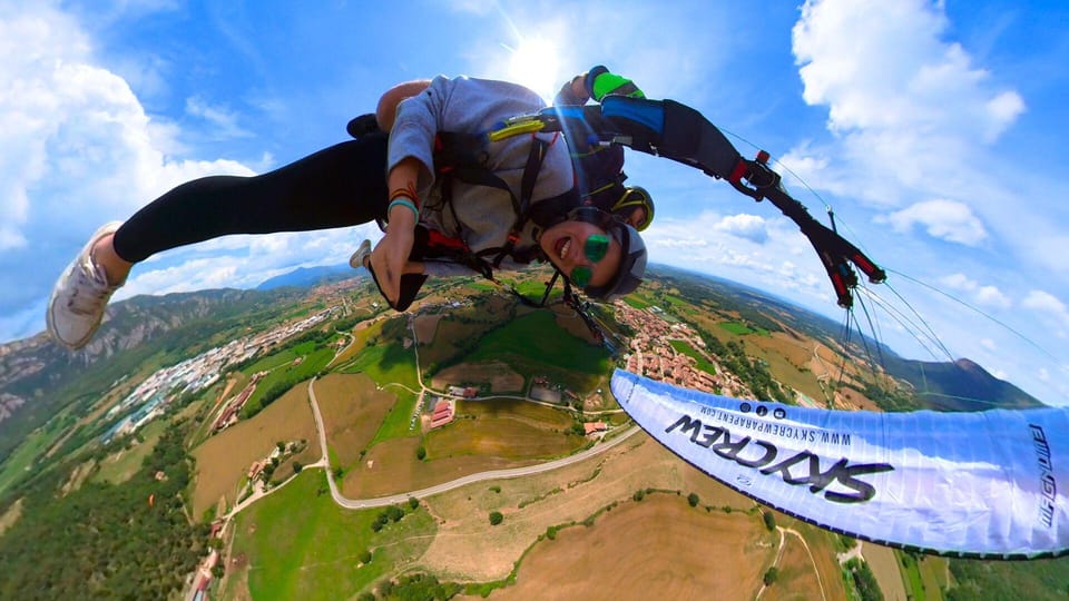 Paragliding: Experience the magic of flying near Barcelona. Report included - HD photo and video: the included souvenir that’s actually worth it