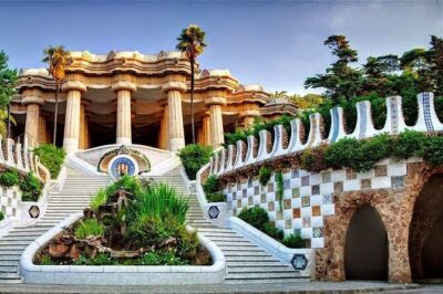 Park Güell Guided Tour in Barcelona - Stop 1: the viaduct walk through the gardens (and why it sets the tone)