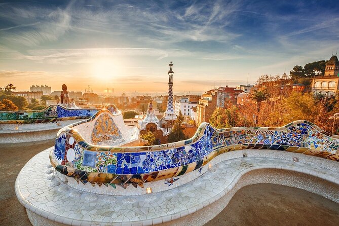 Park Güell Guided Tour in Barcelona - Main terrace and the serpentine bench: views worth the climb
