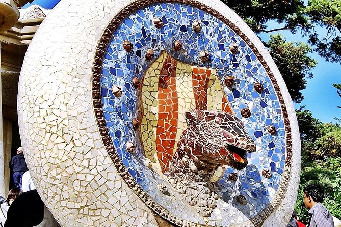 Park Güell with Skip the line tickets and Hotel Pickup - Hotel pickup and skip-the-line entry: the real value