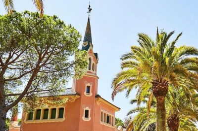 Park Güell with Skip the line tickets and Hotel Pickup - Stop-by-stop: from entrance pavilions to Nature Square
