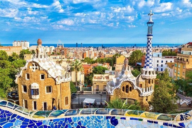 Park Güell with Skip the line tickets and Hotel Pickup - Pickup timing, getting to the right start, and what to watch