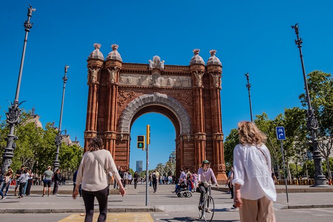 Photo Walking Tour Barcelona Cathedral Gothic Quarter El Born - Palau de la Música Catalana and a poetic pause in the Raval