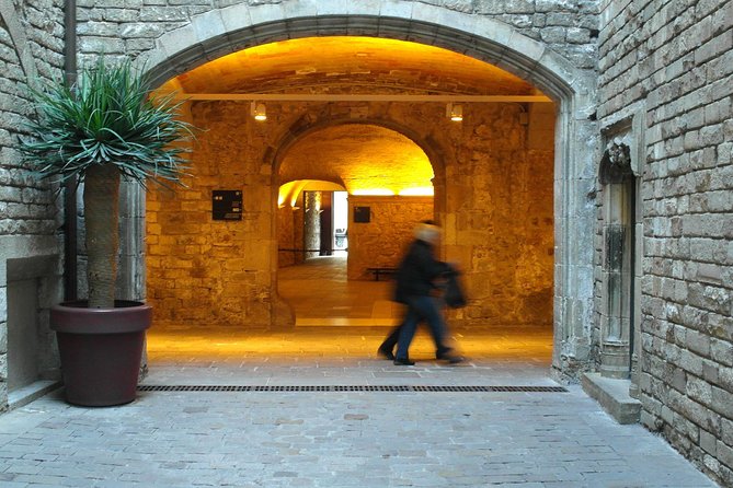 Picasso Museum Guided Tour in Barcelona - Group size, pace, and the one drawback to plan for