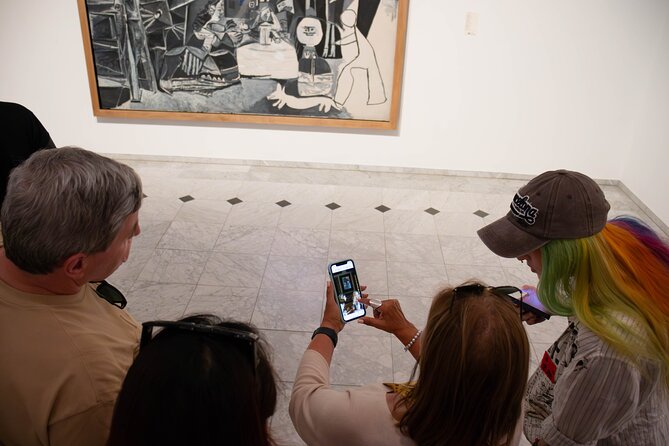 Picasso Museum in Barcelona: Guided Tour with Expert Guide - Headphones and group size: what you can hear during the story
