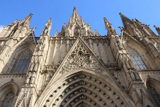 Picasso Museum & Private Walking Tour of Born or Gothic Quarter - Catedral de Barcelona (Seo): a brief stop, not a full cathedral day