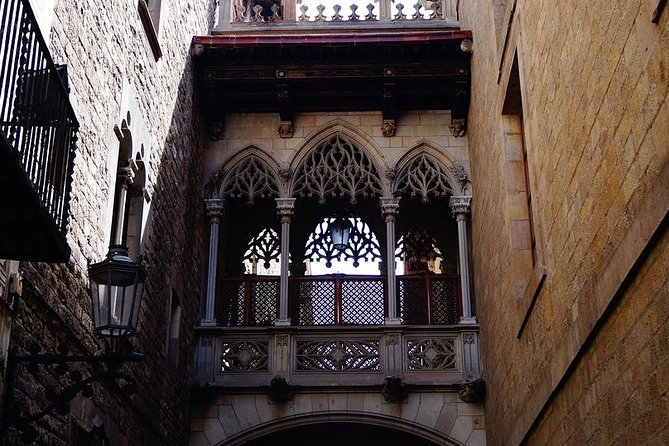 Picasso Museum & Private Walking Tour of Born or Gothic Quarter - Meeting point and the flow of the day