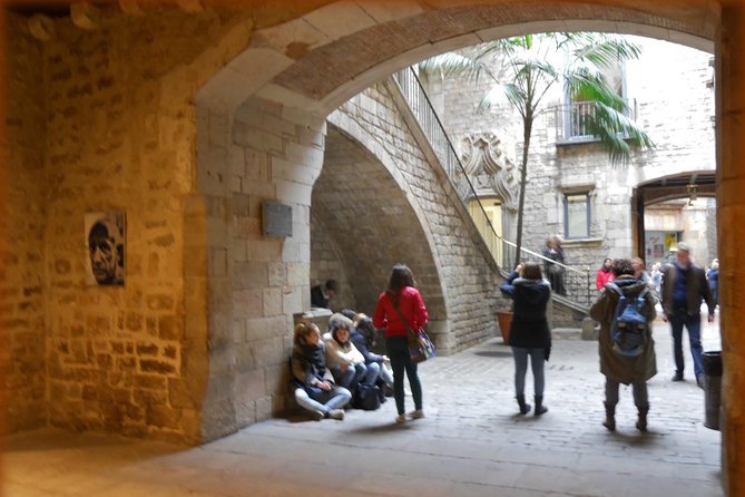 Picasso’s Footsteps: Private Tour & Museum - Best match: who will love this walk-through Picasso
