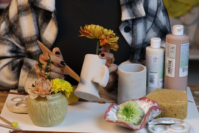 Pottery Workshop and Wine – Barcelona - A hands-on clay class in Barcelona that ends with a real souvenir