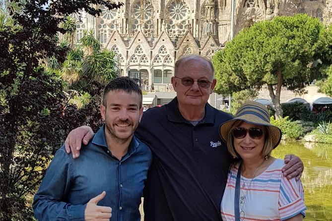 Private 2 Hours Sightseeing Tour in Barcelona - Gothic Quarter (Barri Gòtic): Medieval Lanes With Modern Energy