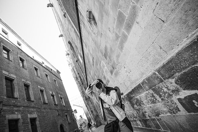 Private and Personalized Photography Adventure in Barcelona - Pick Your Backdrop: Beach, Old Streets, Parks, and Sagrada Familia