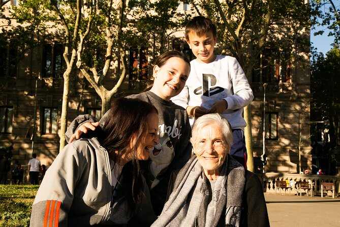 Private and Personalized Photography Adventure in Barcelona - What Happens During the Shoot (From First Steps to Final Frames)