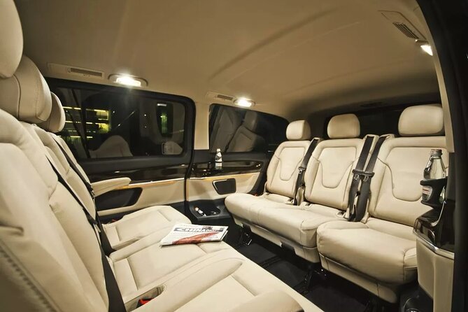 Private Barcelona Airport–City Transfer E-Class, V-Class, Minibus - The 60-Minute Wait That Helps When Barcelona Timing Goes Sideways