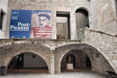 Private Barcelona Art and Tapas Walking Tour with Picasso Museum - From art to food: why the route stays fun, not frantic