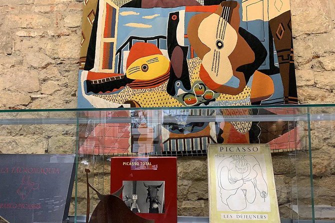 Private Barcelona Art and Tapas Walking Tour with Picasso Museum - The Mediterranean stop: fish, vegetables, and the in-between flavors