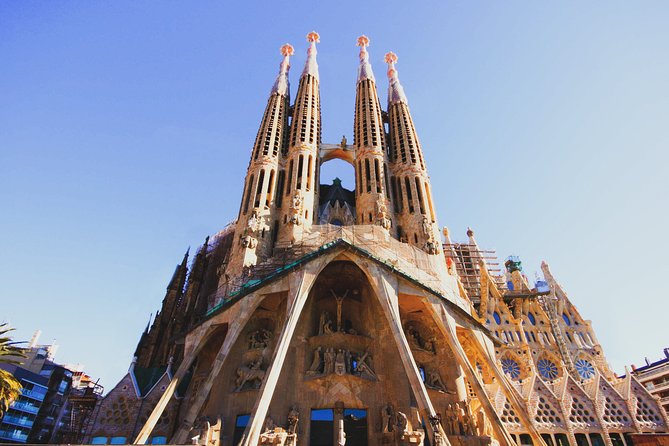 Private Barcelona Bike Tour, Gaudi's Art and Medieval Districts with Local Guide - Gothic Quarter squares: Plaza Reial and Plaça de Sant Jaume