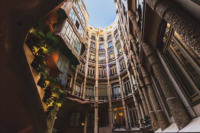 Private Barcelona Bike Tour, Gaudi's Art and Medieval Districts with Local Guide - Sagrada Família and the Gaudí street scene: what you get with tickets vs. without